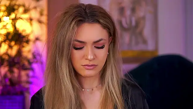 NayaQuinn online show from February 8, 2026, 7:17 pm