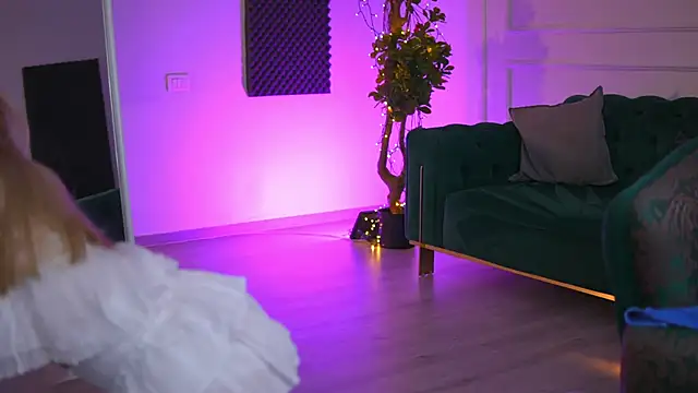 NayaQuinn online show from March 19, 2026, 8:13 pm