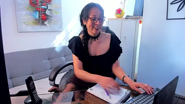loretta fraser online show from June 11, 2026, 1:31 pm