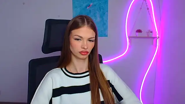 Snapshot of Lina_Loveuu chatting on March 19, 2026, 12:42 pm Lina Loveuu online show from March 19, 2026, 12:42 pm