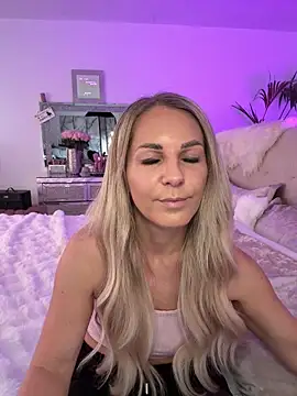 JulieSol online show from February 8, 2026, 8:18 am