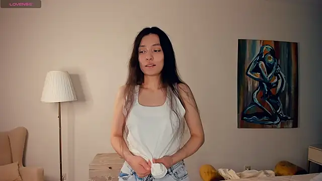 ReynaRhew online show from February 6, 2026, 4:28 am