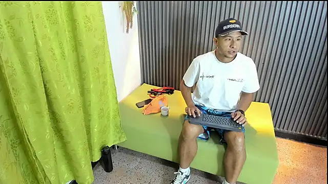 LARRY VITO online show from February 4, 2026, 12:44 pm