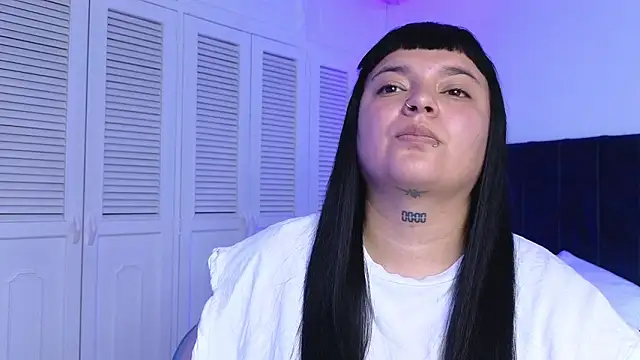 Laura cap7 online show from February 2, 2026, 7:34 pm