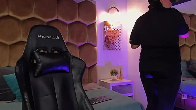 Mila laurent1 online show from February 3, 2026, 8:58 pm