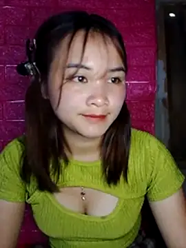 Lisakeem online show from May 4, 2026, 5:36 am