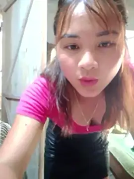 Lisakeem online show from May 18, 2026, 7:25 am