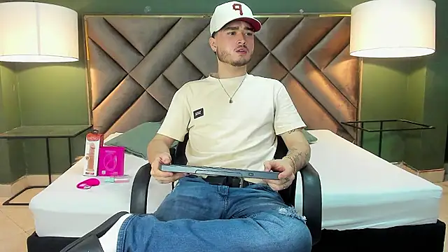 Salvattore Muller online show from February 23, 2026, 8:44 am