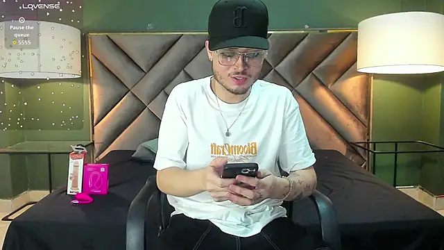 Salvattore Muller online show from February 25, 2026, 11:31 am