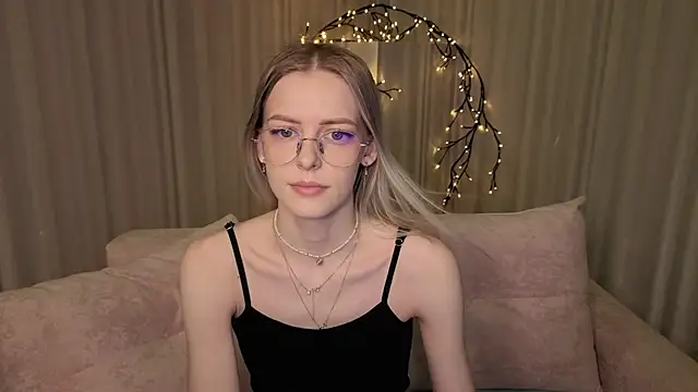 kittie like18 online show from May 7, 2026, 12:38 am