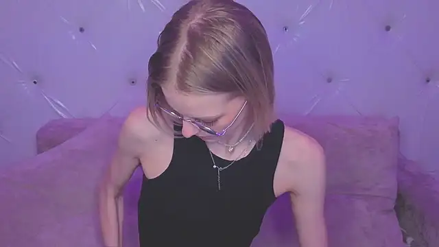 kittie like18 online show from May 17, 2026, 12:52 am