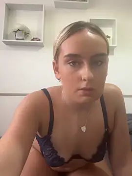 Scarletbx online show from February 1, 2026, 10:47 am