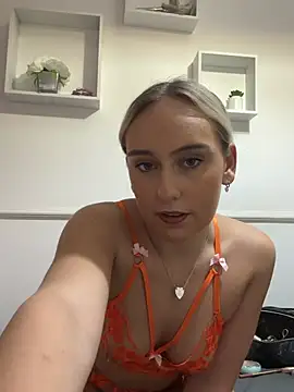 Scarletbx online show from February 3, 2026, 4:34 pm