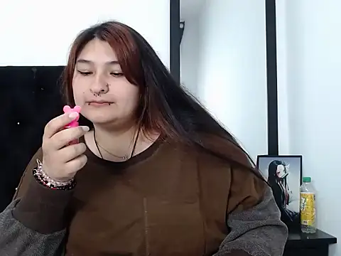 Snapshot of LauraHorny69 chatting on January 13, 2026, 7:41 pm LauraHorny69 online show from January 13, 2026, 7:41 pm