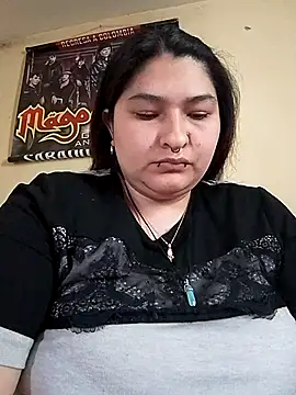 LauraHorny69 online show from June 19, 2026, 8:01 pm