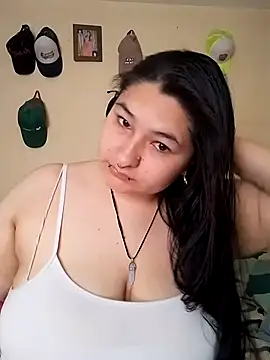 LauraHorny69 online show from June 26, 2026, 2:43 pm