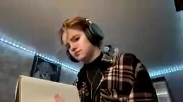 CutieGoga online show from February 1, 2026, 2:04 pm