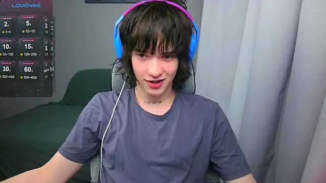 LeonBoykisser online show from May 8, 2026, 5:40 pm