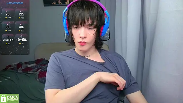 LeonBoykisser online show from May 19, 2026, 10:05 pm