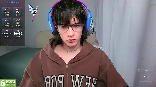 LeonBoykisser online show from May 27, 2026, 10:23 am