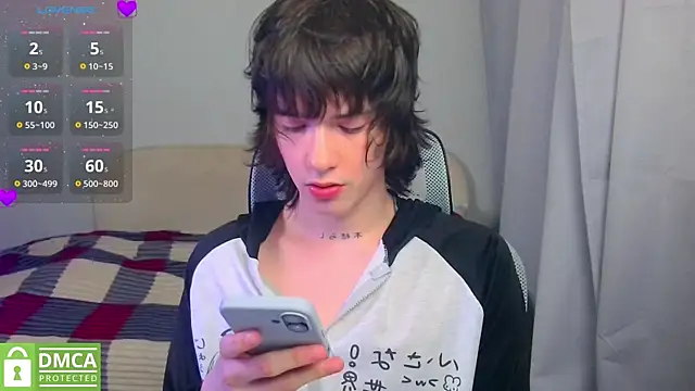 LeonBoykisser online show from July 22, 2026, 6:32 pm