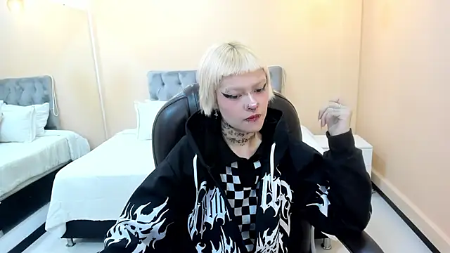 Snapshot of Bela_Craxkerr chatting on March 31, 2026, 1:00 pm Bela Craxkerr online show from March 31, 2026, 1:00 pm
