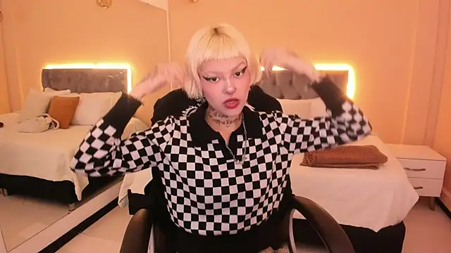 Snapshot of Bela_Craxkerr chatting on April 7, 2026, 1:00 pm Bela Craxkerr online show from April 7, 2026, 1:00 pm