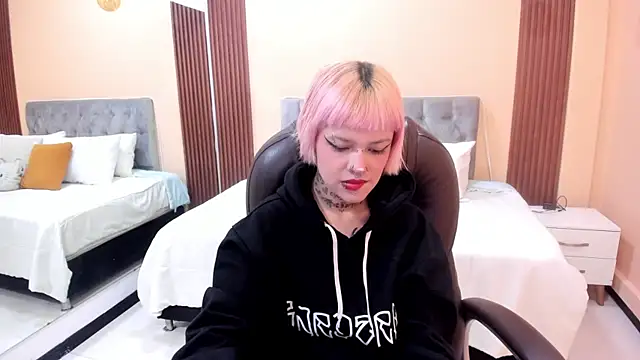 Snapshot of Bela_Craxkerr chatting on May 7, 2026, 12:54 pm Bela Craxkerr online show from May 7, 2026, 12:54 pm