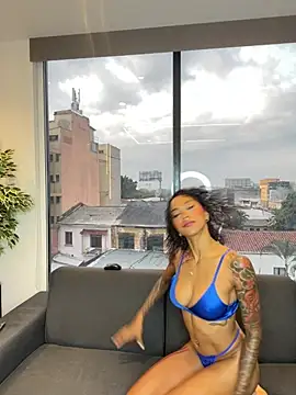 LizStorm  online show from May 7, 2026, 12:10 pm