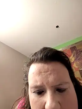 luvbug28 online show from March 9, 2026, 3:10 am