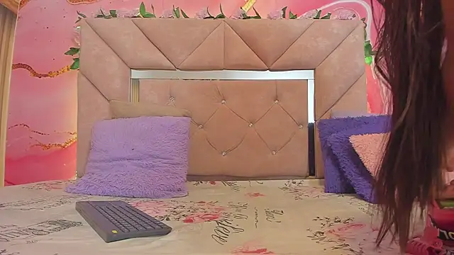 sweet  luna   online show from June 10, 2026, 11:09 am