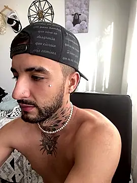 Snapshot of juanlouis_pierre chatting on January 17, 2026, 9:40 pm juanlouis pierre online show from January 17, 2026, 9:40 pm