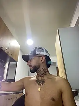 Snapshot of juanlouis_pierre chatting on February 4, 2026, 1:11 am juanlouis pierre online show from February 4, 2026, 1:11 am