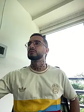 Snapshot of juanlouis_pierre chatting on February 12, 2026, 6:25 pm juanlouis pierre online show from February 12, 2026, 6:25 pm