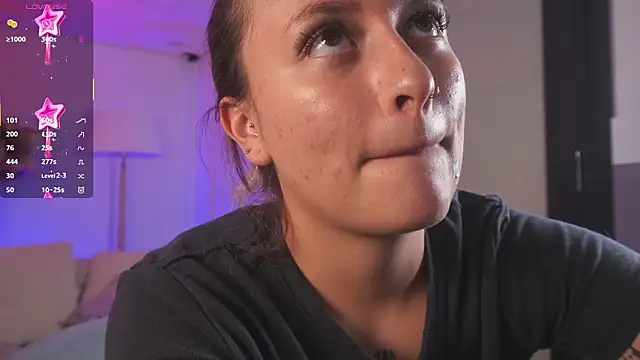 Snapshot of Dailyn__1 chatting on February 7, 2026, 8:01 pm Dailyn 1 online show from February 7, 2026, 8:01 pm