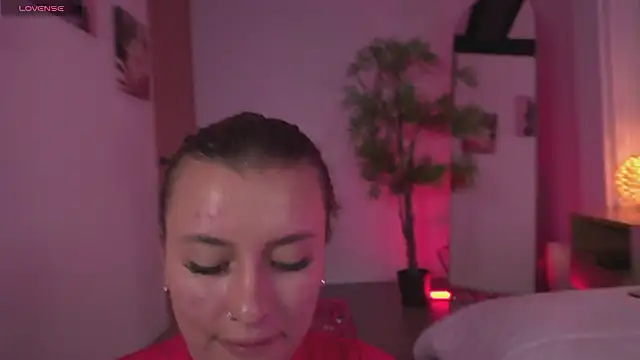 Snapshot of Dailyn__1 chatting on February 19, 2026, 8:05 pm Dailyn 1 online show from February 19, 2026, 8:05 pm