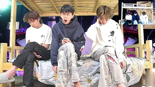 xiaohuangren01 online show from March 2, 2026, 3:09 am