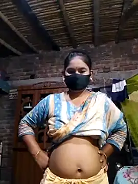 Hot Sweeti online show from April 28, 2026, 9:53 pm