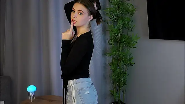 CarynRad online show from February 2, 2026, 11:42 am