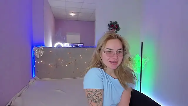 Snapshot of LunaHeadley chatting on January 17, 2026, 1:16 pm LunaHeadley online show from January 17, 2026, 1:16 pm