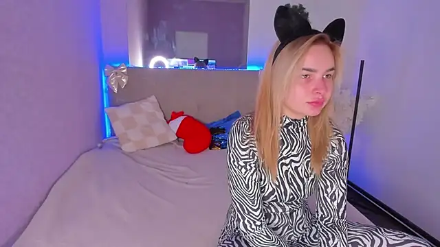 Snapshot of LunaHeadley chatting on January 18, 2026, 1:26 pm LunaHeadley online show from January 18, 2026, 1:26 pm