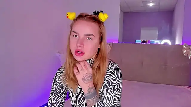 Snapshot of LunaHeadley chatting on January 19, 2026, 1:26 pm LunaHeadley online show from January 19, 2026, 1:26 pm