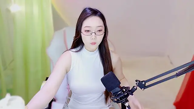 luna-168 online show from April 23, 2026, 8:35 am