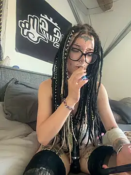 demonLamia online show from June 15, 2026, 1:24 pm