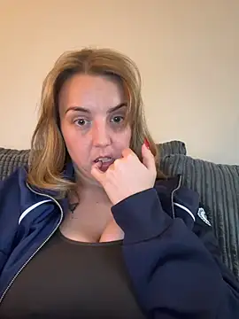 SERENALUCK2026 online show from February 10, 2026, 9:35 am