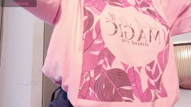 Scarlet Vixen  online show from March 3, 2026, 1:28 pm