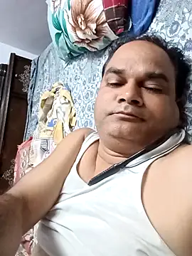 cmanav1979 online show from May 12, 2026, 11:24 pm