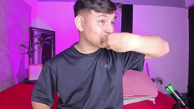 Snapshot of badkenn chatting on February 2, 2026, 11:42 am badkenn online show from February 2, 2026, 11:42 am