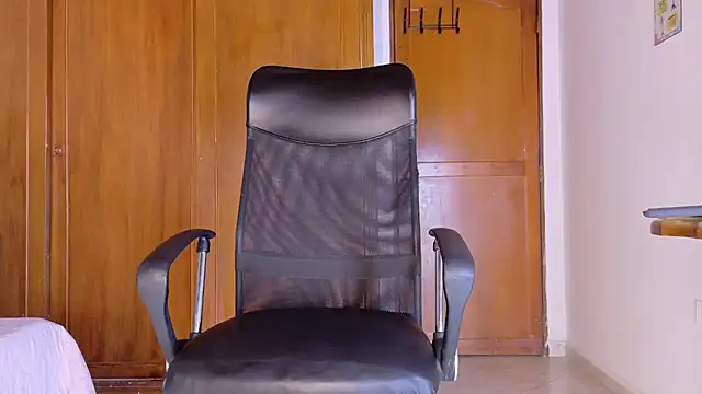 Snapshot of samirths_boy_ chatting on June 19, 2026, 7:17 pm samirths boy online show from June 19, 2026, 7:17 pm