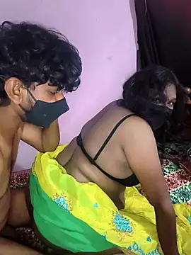 Snapshot of hotcopuleandsweet chatting on March 28, 2026, 4:39 pm hotcopuleandsweet online show from March 28, 2026, 4:39 pm